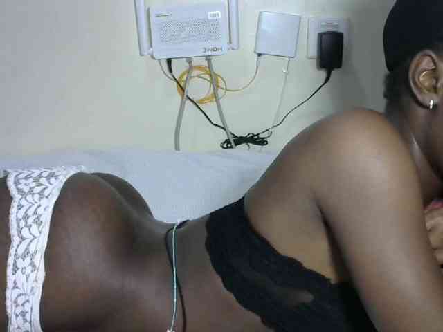 Hotzelda webcam