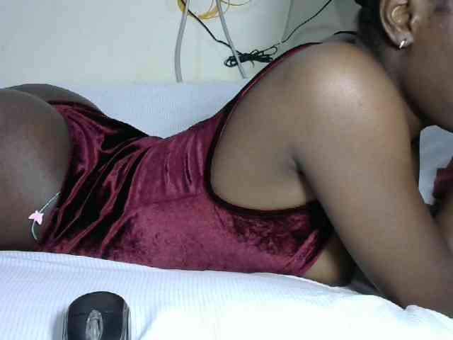 Hotzelda webcam