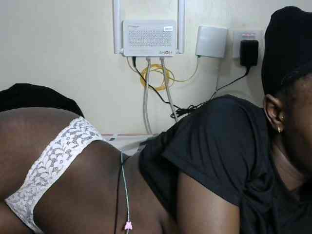 Hotzelda webcam