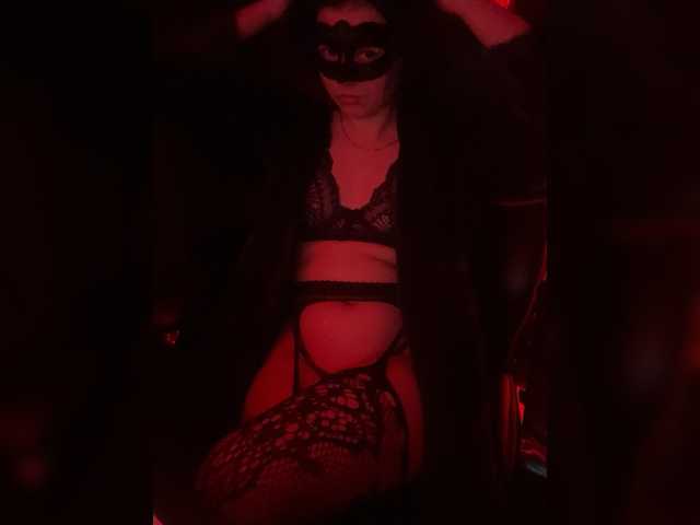 Eugenia-5's BongaCams show and profile