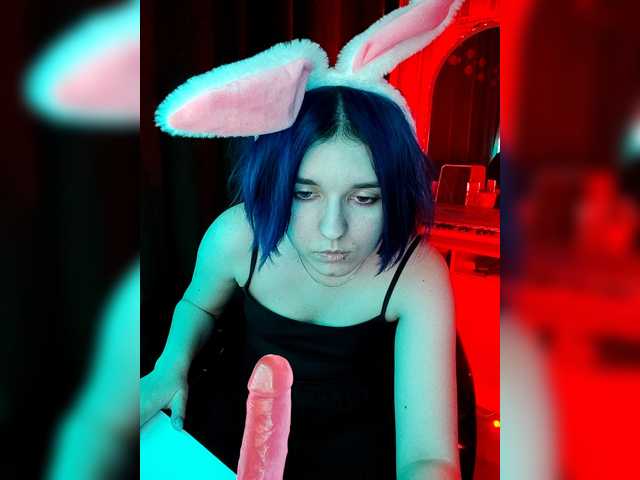 Eugenia-5's BongaCams show and profile