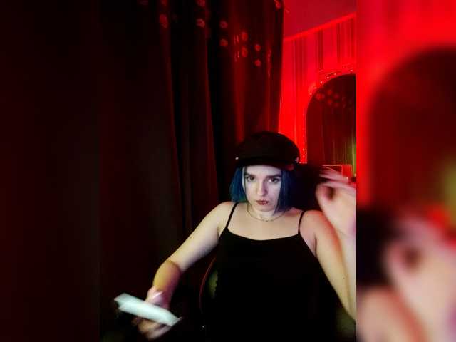 Eugenia-5's BongaCams show and profile