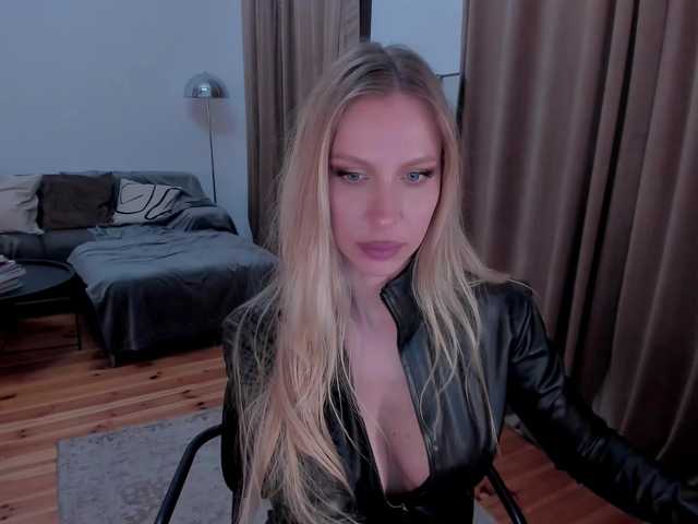 ToxicBlonde's BongaCams show and profile