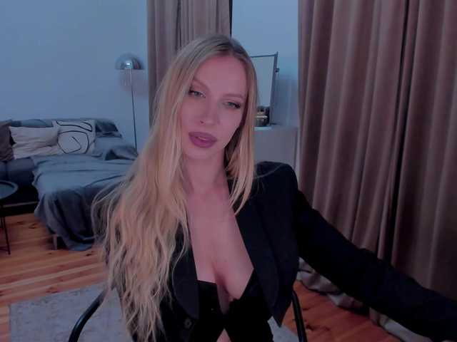 ToxicBlonde's BongaCams show and profile