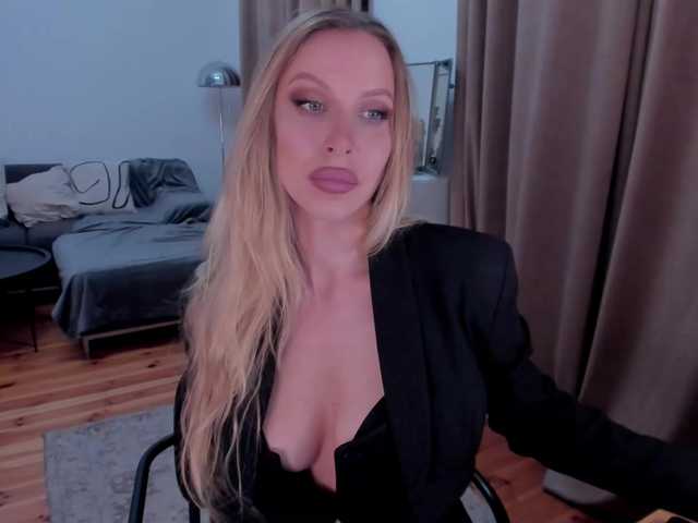 ToxicBlonde's BongaCams show and profile