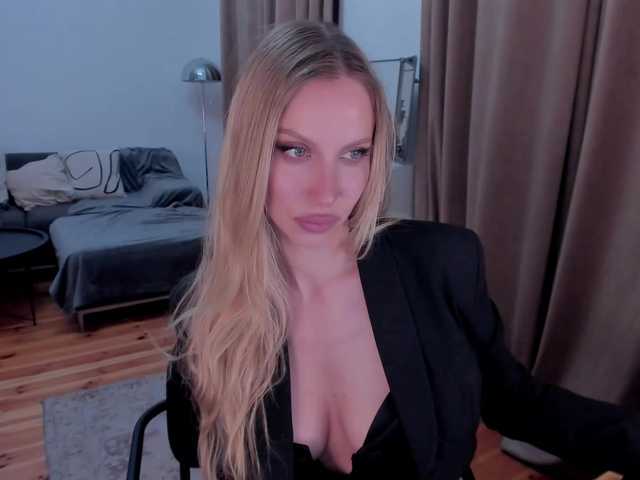 ToxicBlonde's BongaCams show and profile