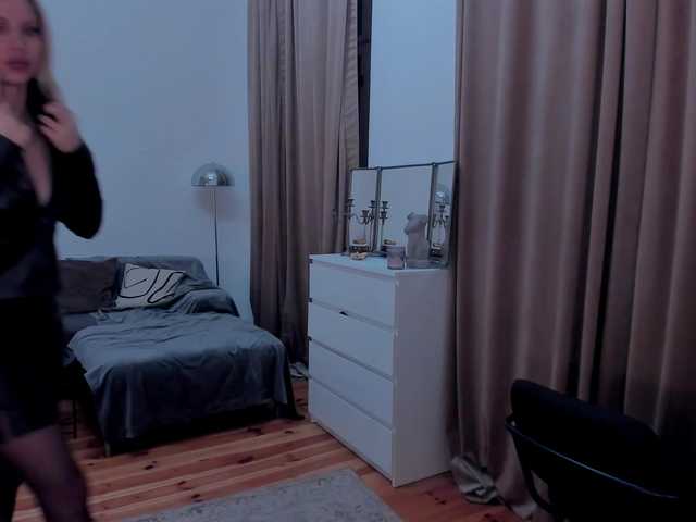 ToxicBlonde's BongaCams show and profile