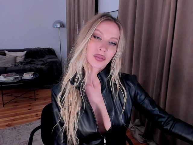 ToxicBlonde from BongaCams