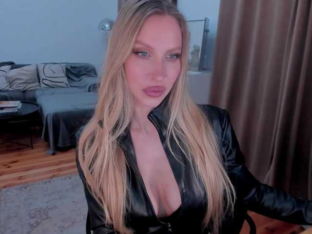 ToxicBlonde's BongaCams show and profile