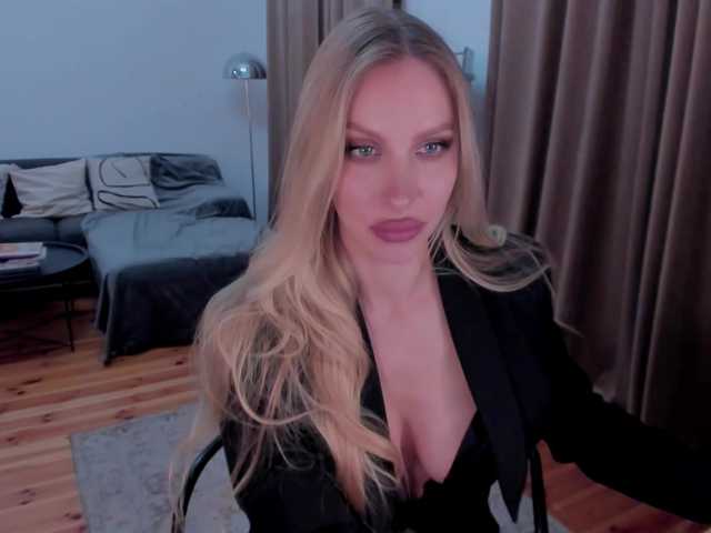 ToxicBlonde's BongaCams show and profile