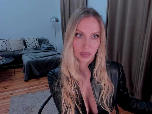 ToxicBlonde's BongaCams show and profile