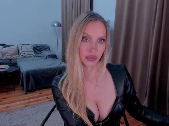 ToxicBlonde's BongaCams show and profile