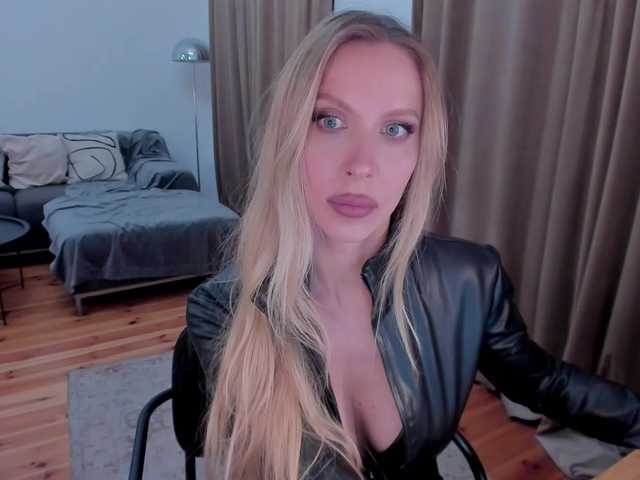 ToxicBlonde's BongaCams show and profile
