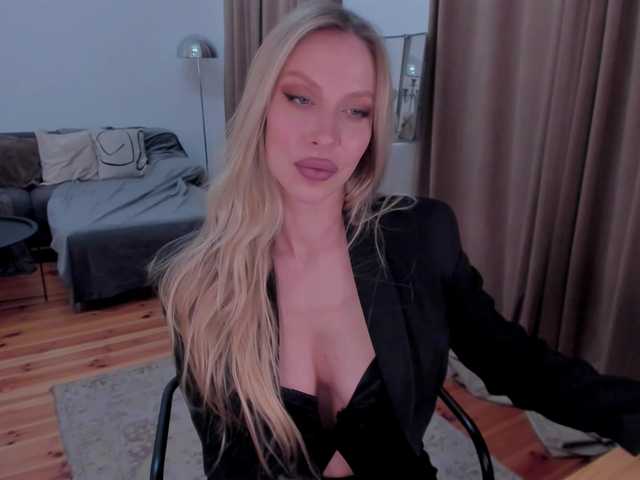 ToxicBlonde's BongaCams show and profile