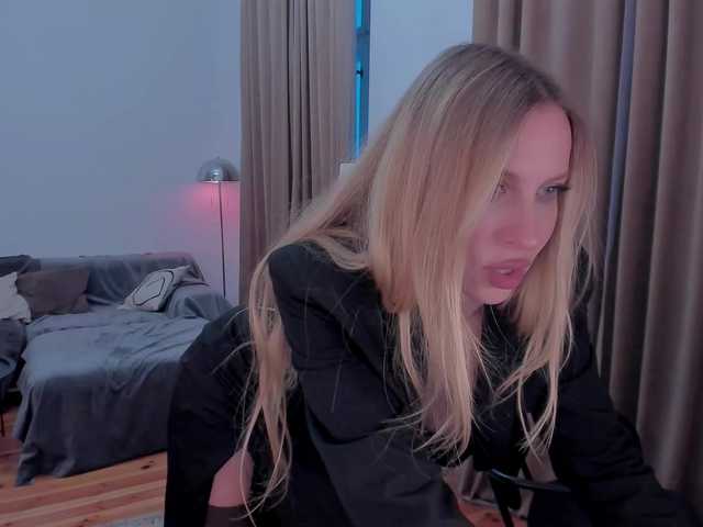 ToxicBlonde's BongaCams show and profile