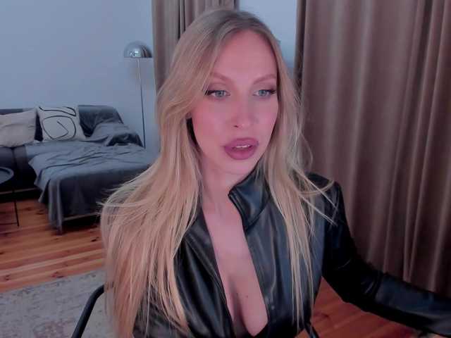 ToxicBlonde's BongaCams show and profile