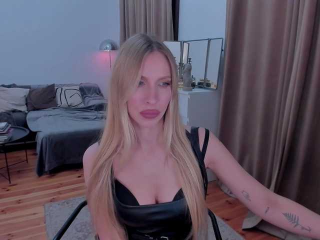 ToxicBlonde's BongaCams show and profile