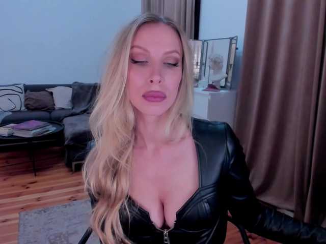 ToxicBlonde's BongaCams show and profile