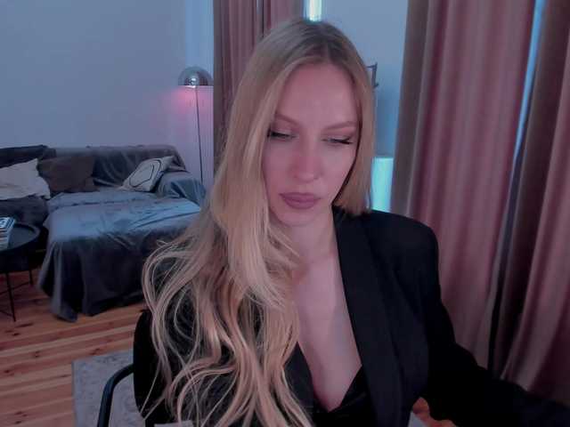 ToxicBlonde's BongaCams show and profile
