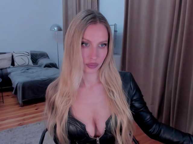 ToxicBlonde's BongaCams show and profile