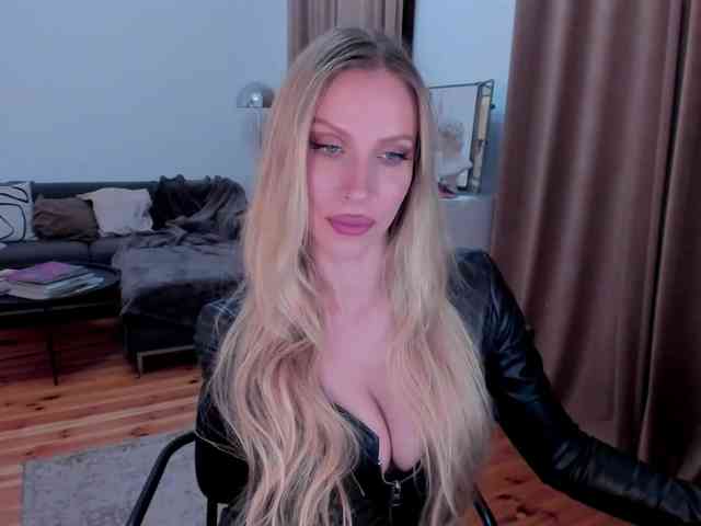 ToxicBlonde webcam