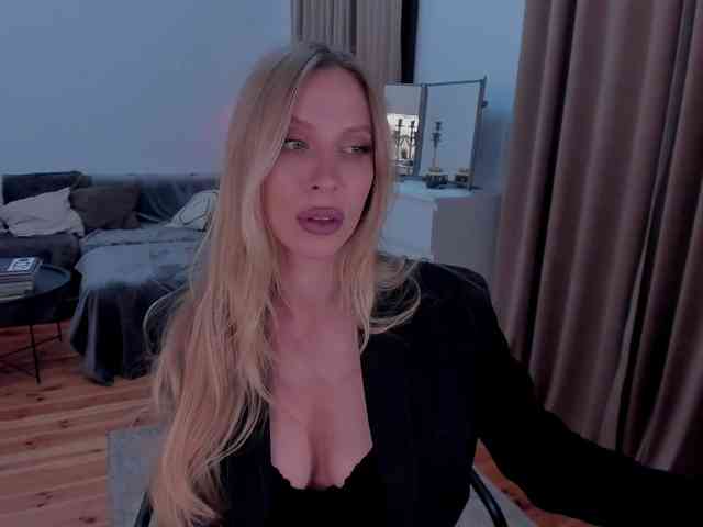 ToxicBlonde webcam