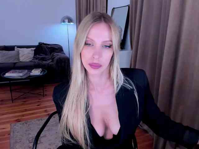 ToxicBlonde webcam