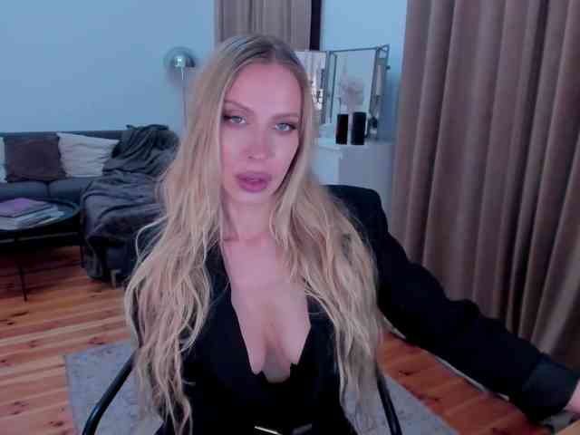 ToxicBlonde webcam