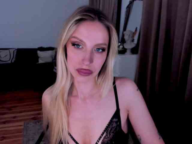 ToxicBlonde webcam