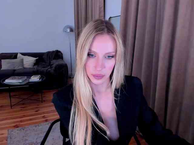 ToxicBlonde webcam