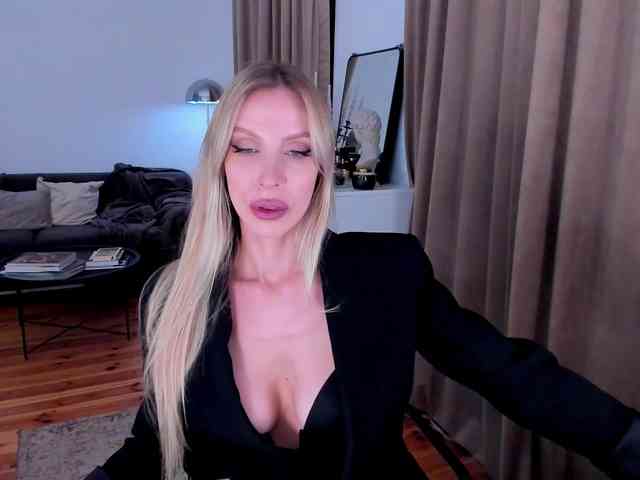 ToxicBlonde webcam