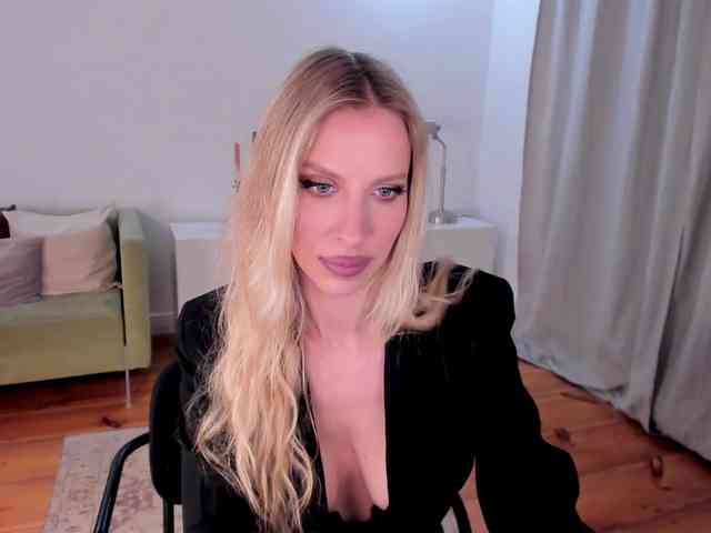 ToxicBlonde webcam