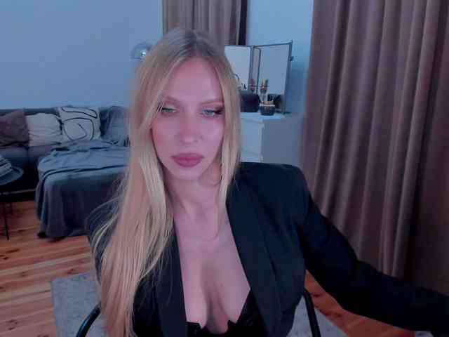 ToxicBlonde webcam