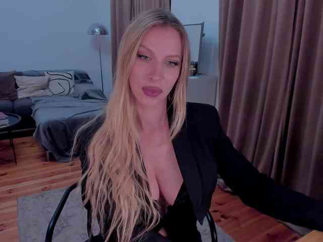 ToxicBlonde webcam