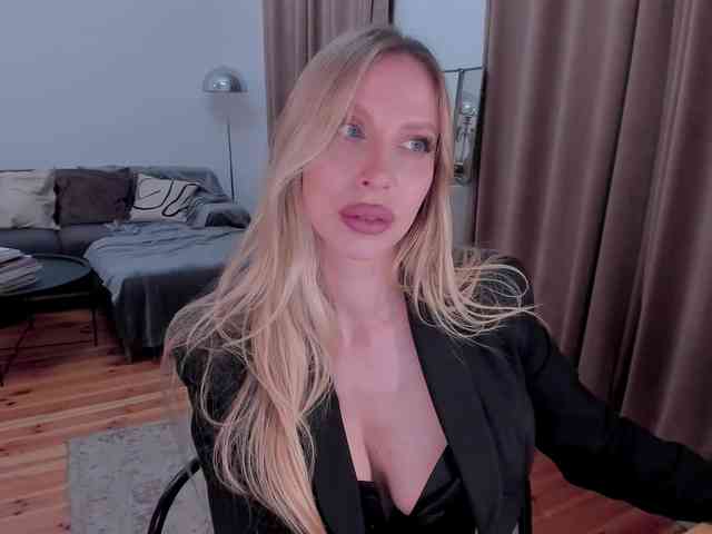 ToxicBlonde webcam