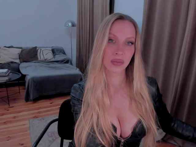 ToxicBlonde webcam