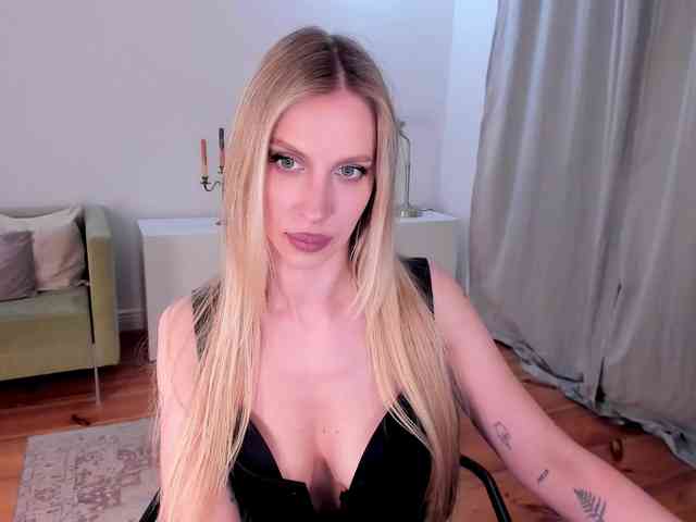 ToxicBlonde webcam