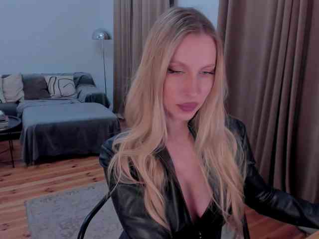 ToxicBlonde webcam
