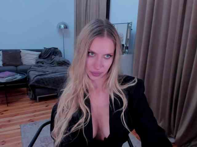 ToxicBlonde webcam