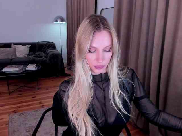 ToxicBlonde webcam