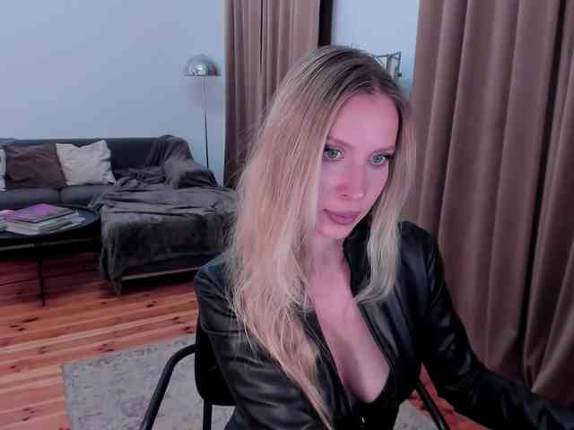 ToxicBlonde webcam