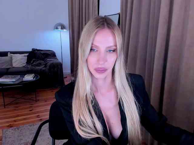 ToxicBlonde webcam