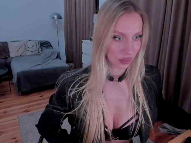ToxicBlonde webcam