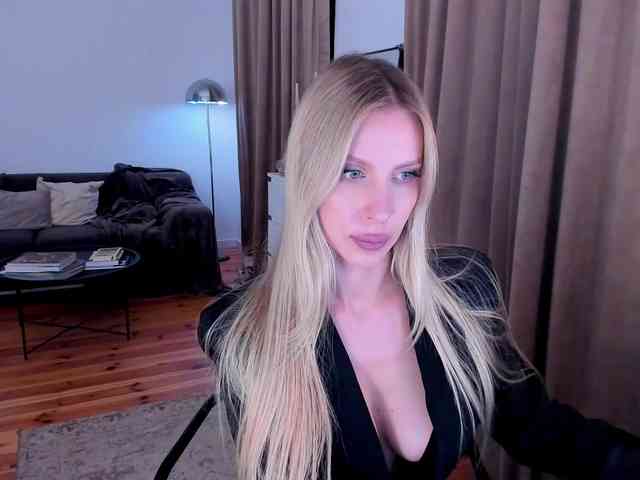 ToxicBlonde webcam