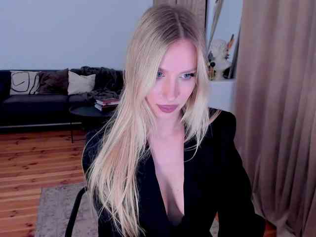ToxicBlonde webcam