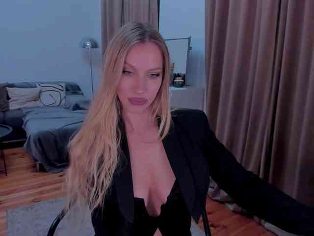 ToxicBlonde webcam