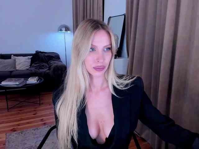 ToxicBlonde webcam