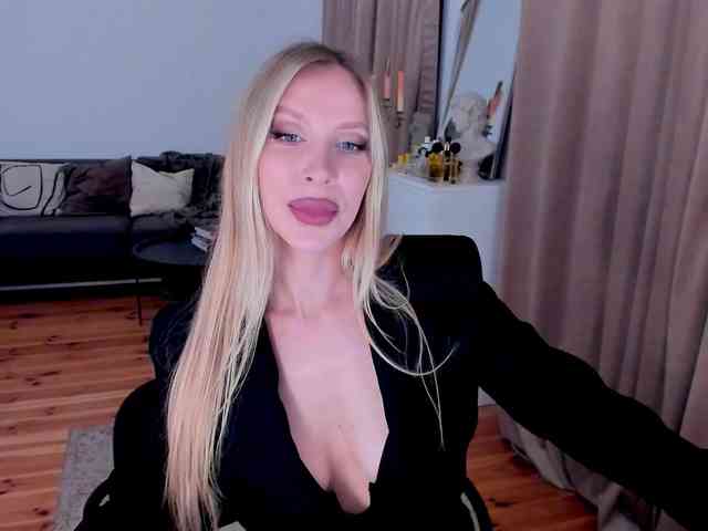 ToxicBlonde webcam