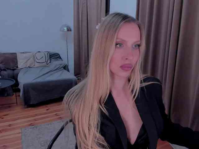 ToxicBlonde webcam