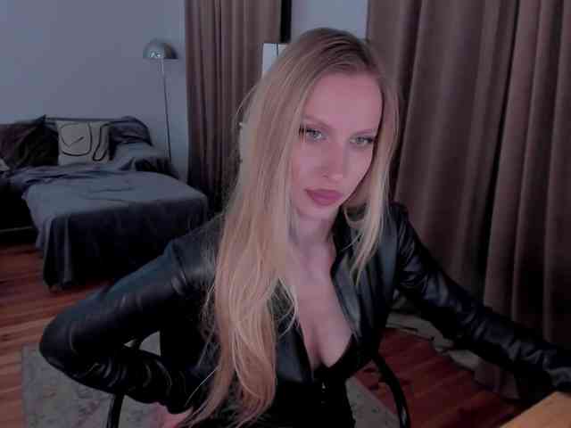 ToxicBlonde webcam